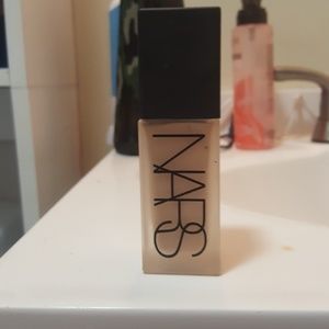 Nars All Day Luminous Foundation